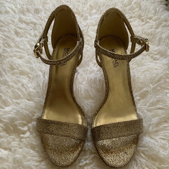GOLD GLITTER MICHAEL KORS HEELS - Picture 2 of 6